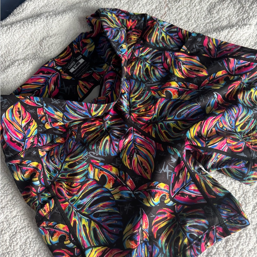 CVG Tropical Colorful Leaf Print Women’s Athletic Shorts XL 5”